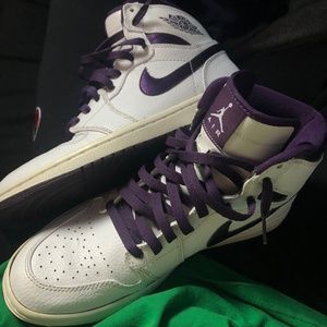 Jordan 1 Retro High Court Purple